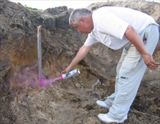 Barva za ozna�evanje na gradbi��u SOPPEC FLUORESCENTNI markirni sprej