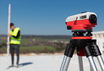 Nivelir gradbeni NAL-24 opti�ni NESTLE